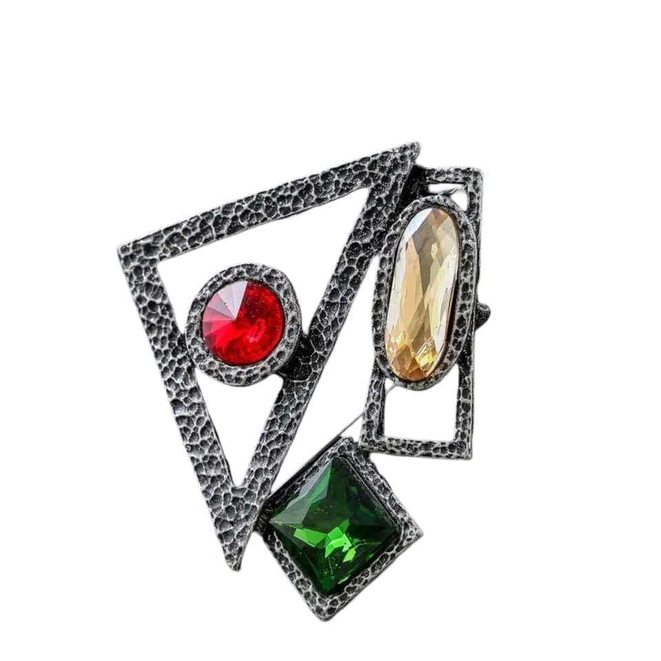 Elegant Vintage gothic necklace with black and red pendant, adorned with green and red stone