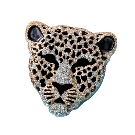 A stunning leopard head brooch with shimmering diamonds